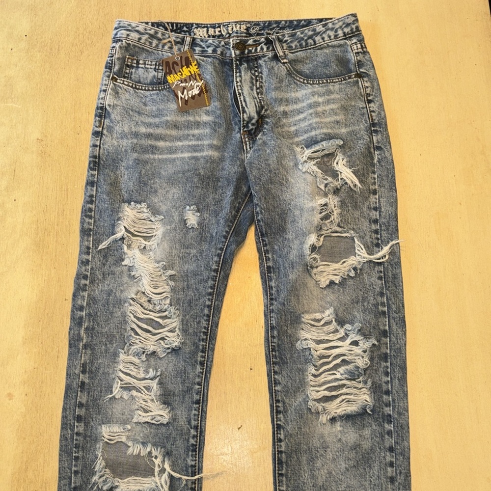 Machine Distressed Jeans NWT Size 29